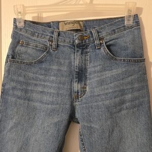 Wrangler Men's Blue Jeans Classic Five Pocket Zipper Fly